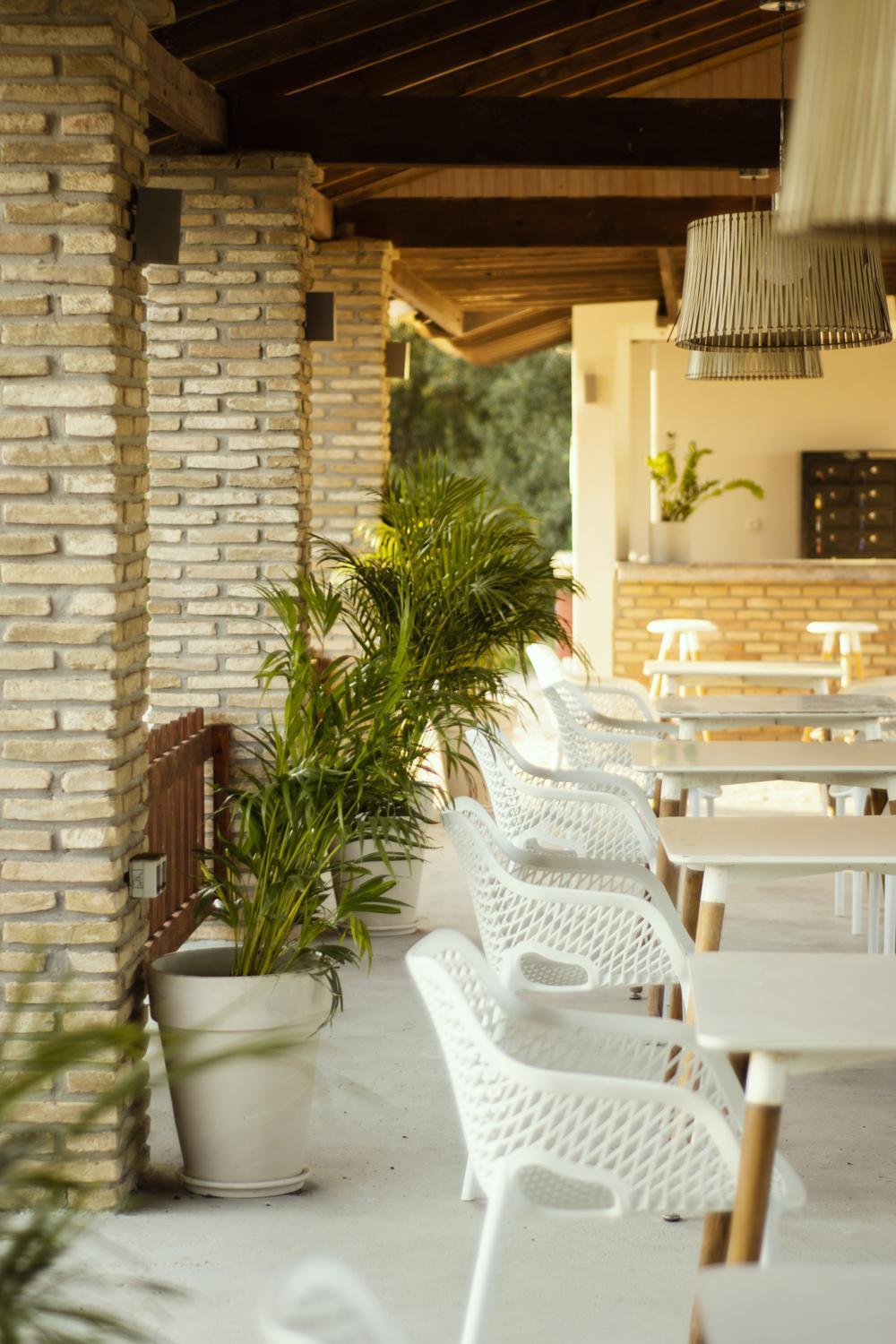 Апартаменты Parakladi Seaside Retreat Лефкими Экстерьер фото